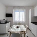 Nuovo Bilocale In Centro Con Terrazzo E Posto Auto 아파트 *