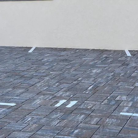 Daire Nuovo Bilocale In Centro Con Terrazzo E Posto Auto
