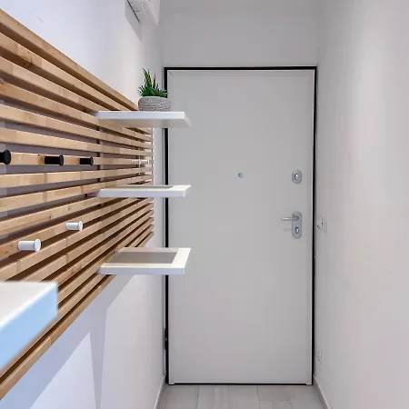 アパート Nuovo Bilocale In Centro Con Terrazzo E Posto Auto ヴァラッツェ