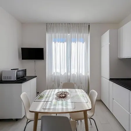 Nuovo Bilocale In Centro Con Terrazzo E Posto Auto アパート *