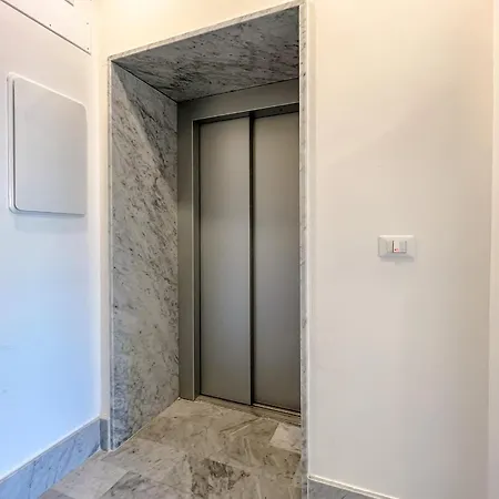 Nuovo Bilocale In Centro Con Terrazzo E Posto Auto *